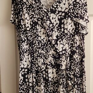 Floral Black and White Women's Knee Length Dress